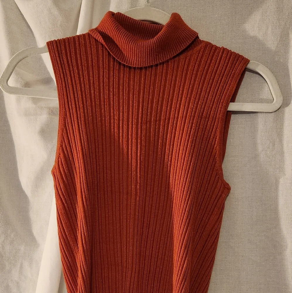 Rust Ribbed Sleeveless Top - Picture 1 of 6